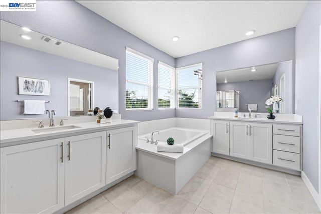 5806 Silhouette Ct, Dublin, CA 94568