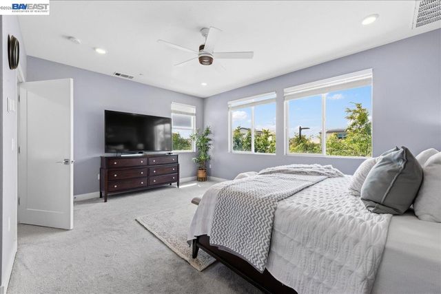 5806 Silhouette Ct, Dublin, CA 94568