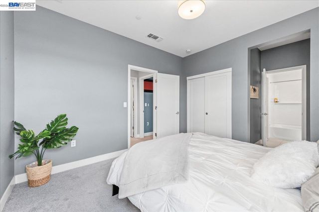 5806 Silhouette Ct, Dublin, CA 94568