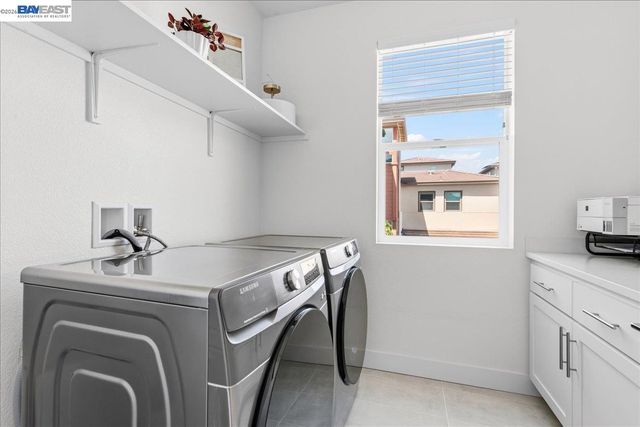 5806 Silhouette Ct, Dublin, CA 94568