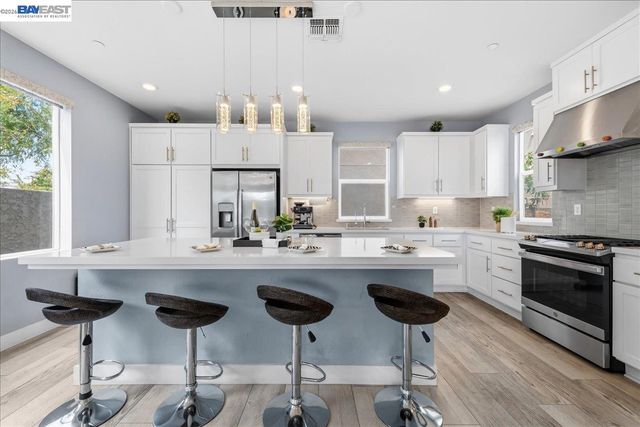5806 Silhouette Ct, Dublin, CA 94568