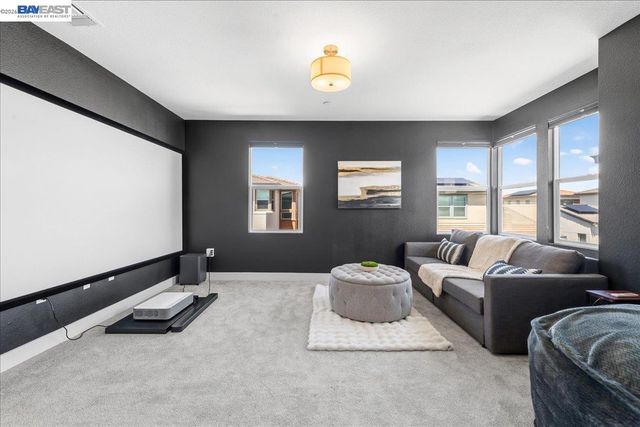 5806 Silhouette Ct, Dublin, CA 94568