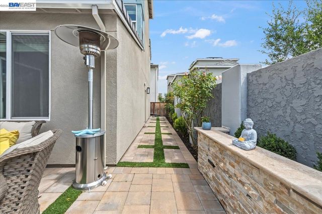 5806 Silhouette Ct, Dublin, CA 94568