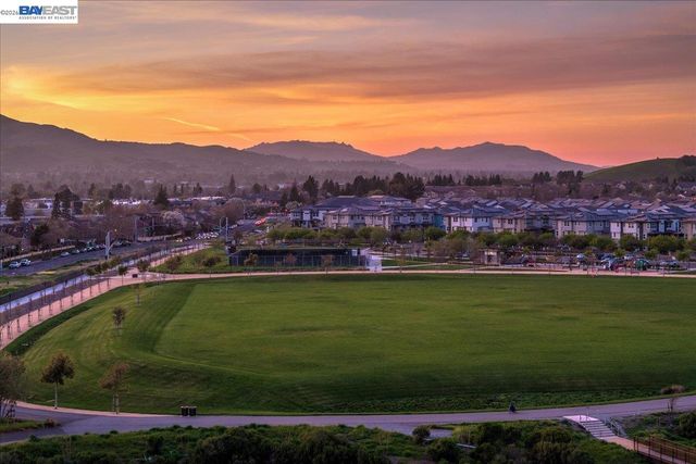 5806 Silhouette Ct, Dublin, CA 94568