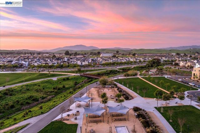 5806 Silhouette Ct, Dublin, CA 94568
