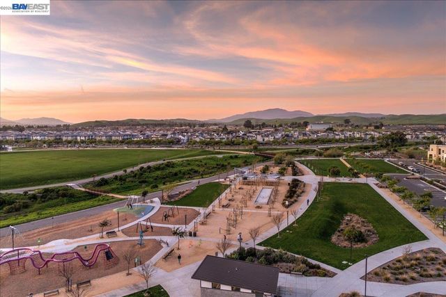 5806 Silhouette Ct, Dublin, CA 94568