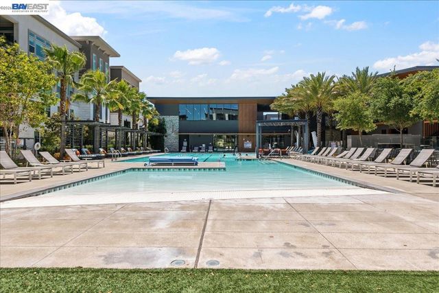 5806 Silhouette Ct, Dublin, CA 94568