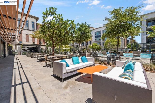 5806 Silhouette Ct, Dublin, CA 94568