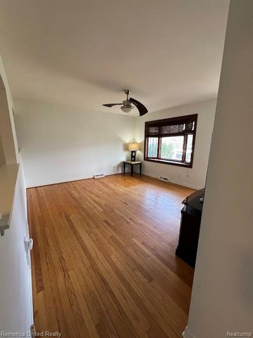 2615 Roselawn Street, Walled Lake, MI 48390