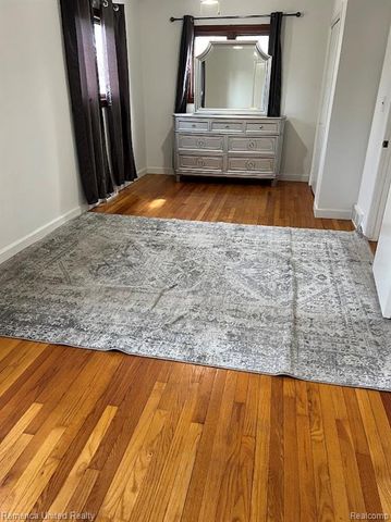 2615 Roselawn Street, Walled Lake, MI 48390