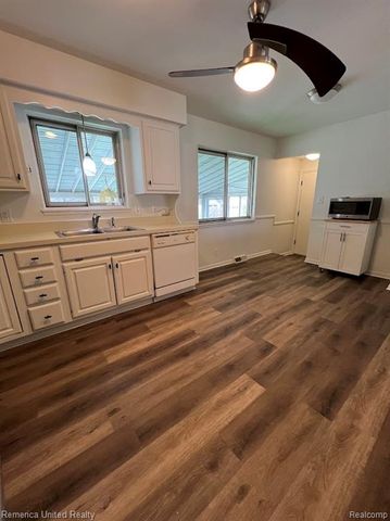 2615 Roselawn Street, Walled Lake, MI 48390