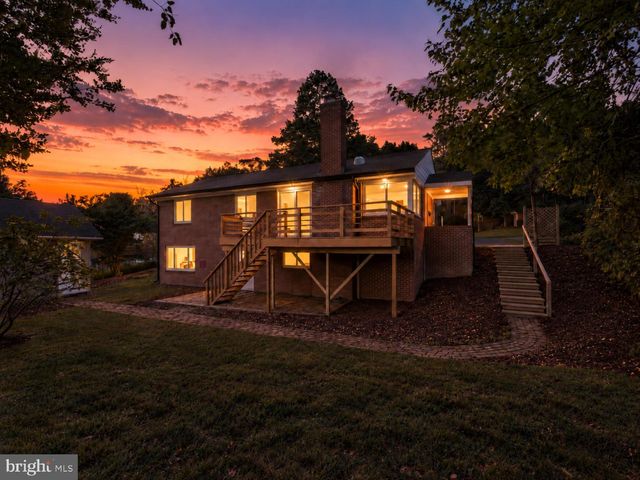 7028 BRADLEY CIR, Annandale, VA 22003