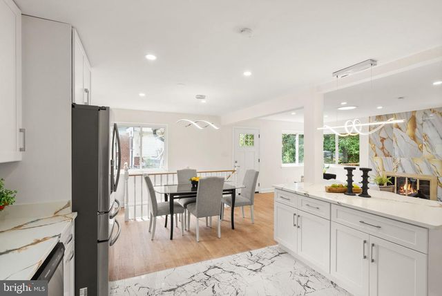 7028 BRADLEY CIR, Annandale, VA 22003