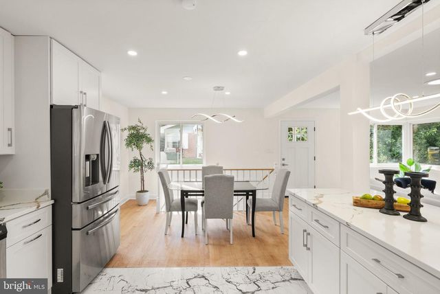 7028 BRADLEY CIR, Annandale, VA 22003