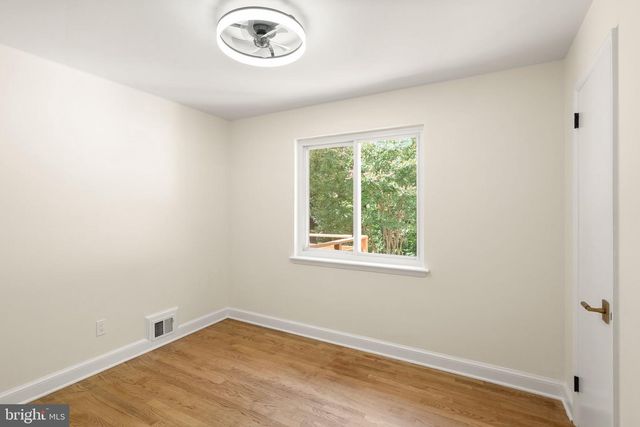 7028 BRADLEY CIR, Annandale, VA 22003