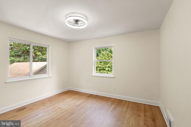 7028 BRADLEY CIR, Annandale, VA 22003