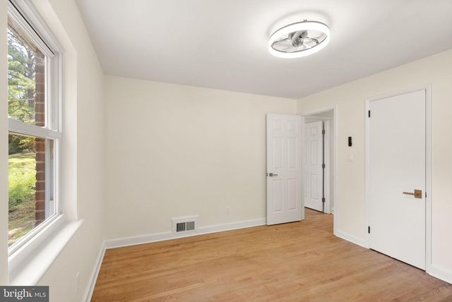 7028 BRADLEY CIR, Annandale, VA 22003