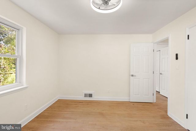 7028 BRADLEY CIR, Annandale, VA 22003
