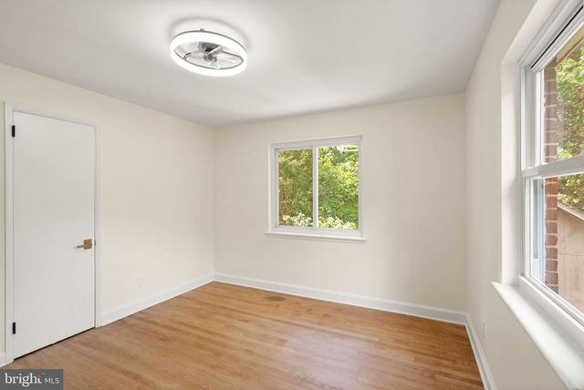 7028 BRADLEY CIR, Annandale, VA 22003