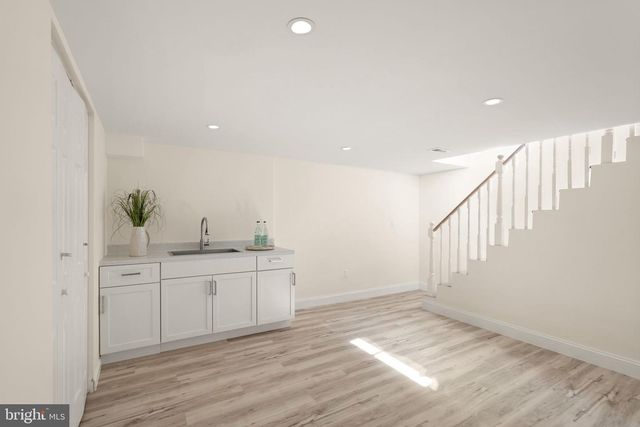 7028 BRADLEY CIR, Annandale, VA 22003