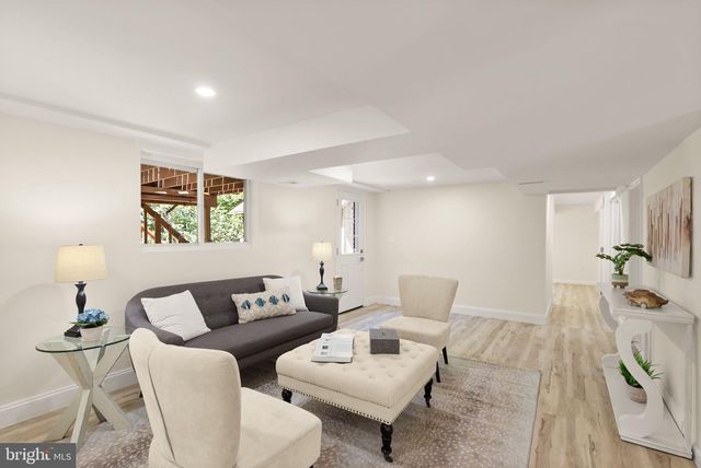 7028 BRADLEY CIR, Annandale, VA 22003