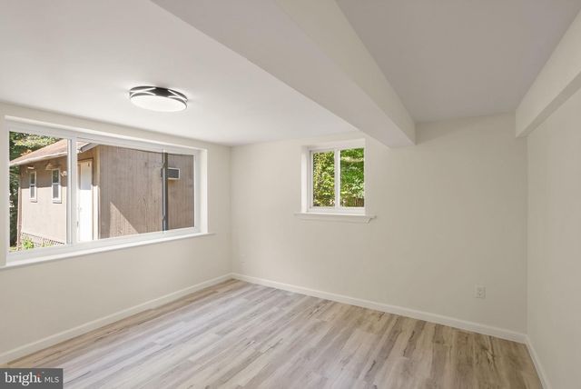 7028 BRADLEY CIR, Annandale, VA 22003