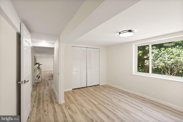 7028 BRADLEY CIR, Annandale, VA 22003