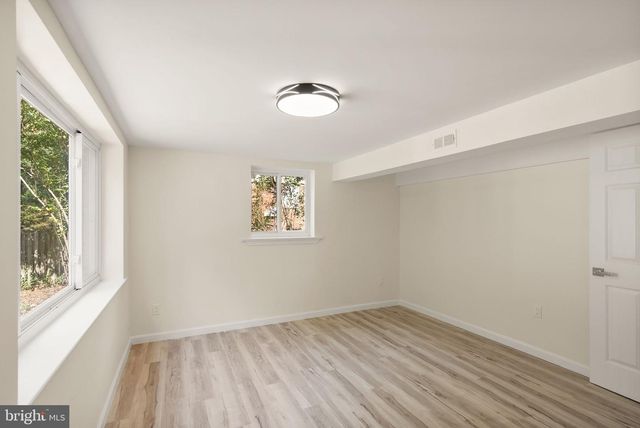 7028 BRADLEY CIR, Annandale, VA 22003