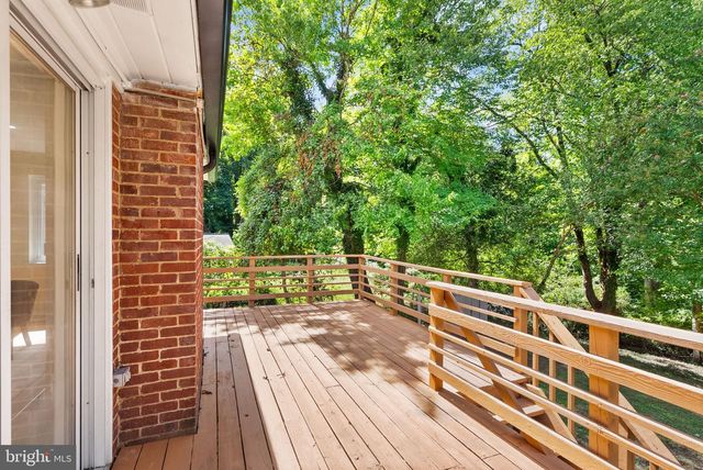7028 BRADLEY CIR, Annandale, VA 22003