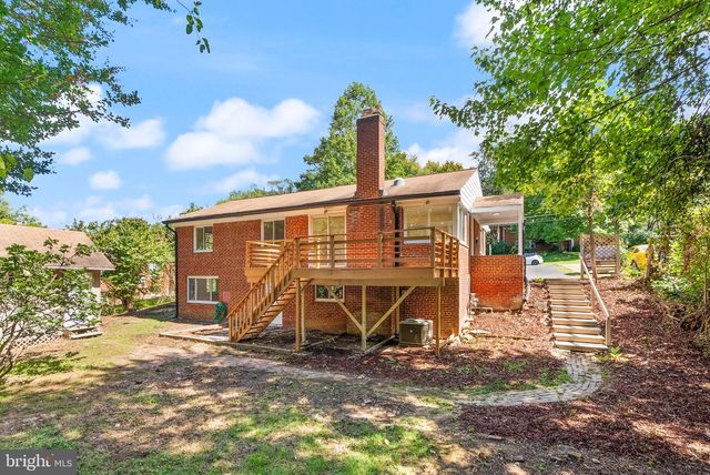 7028 BRADLEY CIR, Annandale, VA 22003