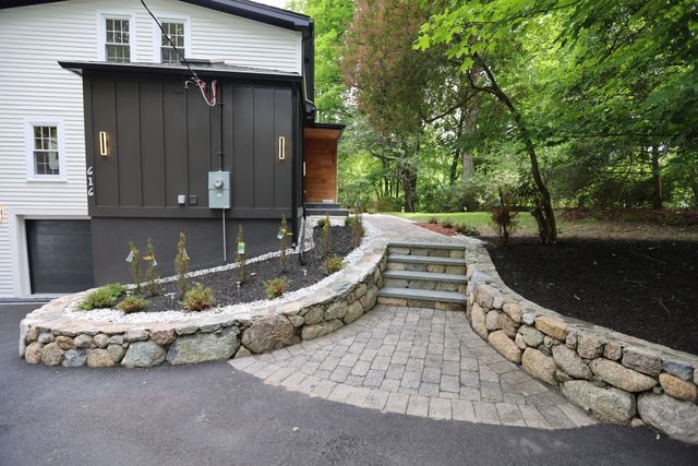 616 Grove, Framingham, MA 01701
