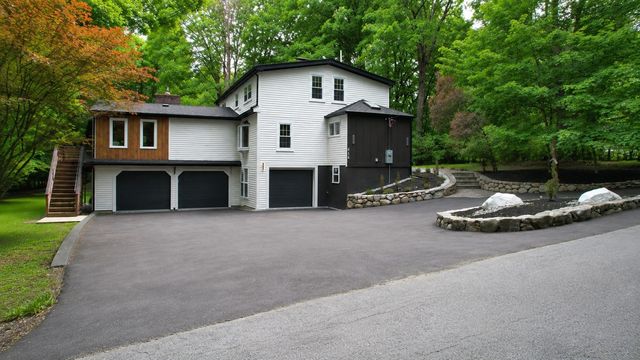 616 Grove, Framingham, MA 01701