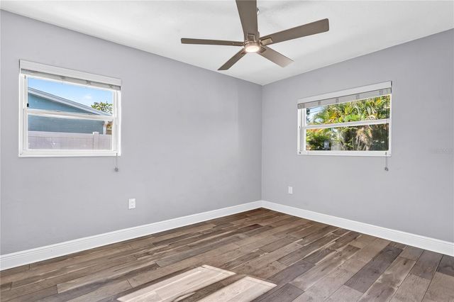 2000 76TH STREET N, St Petersburg, FL 33710