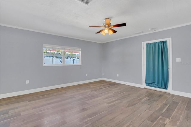 2000 76TH STREET N, St Petersburg, FL 33710