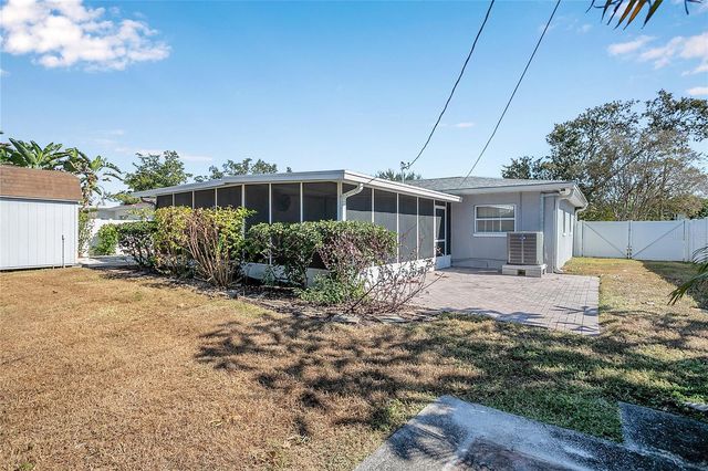 2000 76TH STREET N, St Petersburg, FL 33710