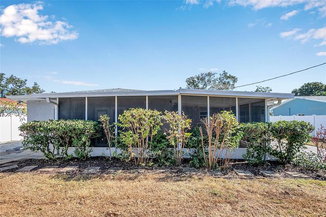 2000 76TH STREET N, St Petersburg, FL 33710