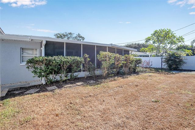 2000 76TH STREET N, St Petersburg, FL 33710