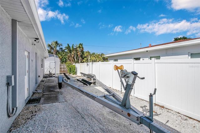 2000 76TH STREET N, St Petersburg, FL 33710