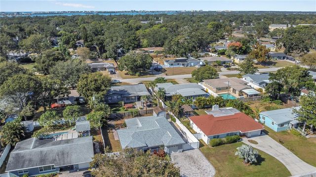 2000 76TH STREET N, St Petersburg, FL 33710