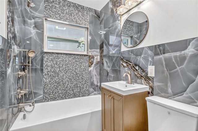 2000 76TH STREET N, St Petersburg, FL 33710