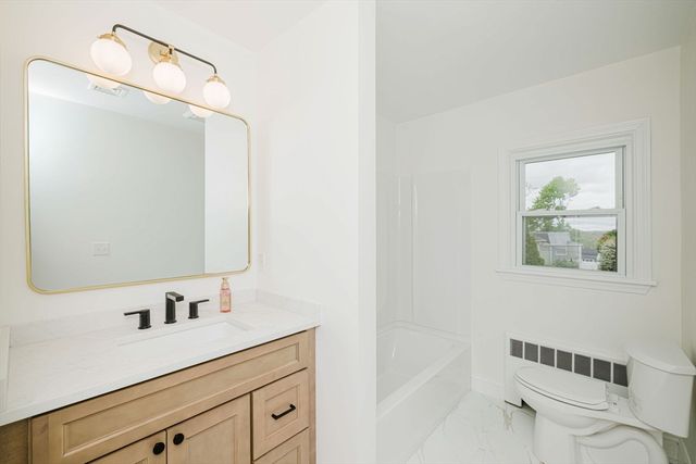 25 Pensaukee Ave, North Providence, RI 02911
