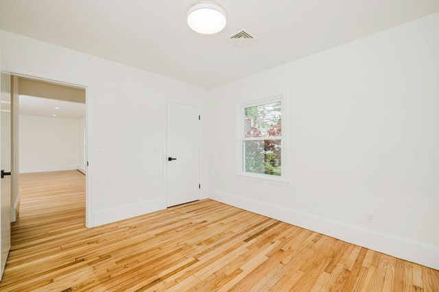 25 Pensaukee Ave, North Providence, RI 02911