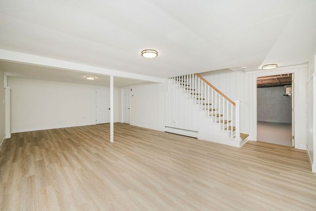 25 Pensaukee Ave, North Providence, RI 02911