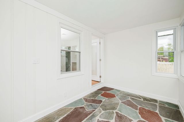 25 Pensaukee Ave, North Providence, RI 02911