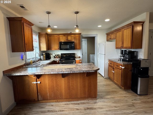 220 Se HOPE Ct, Sheridan, OR 97378