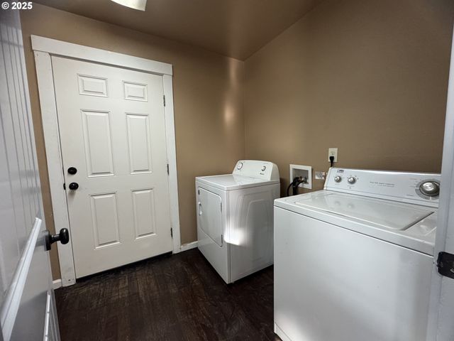 220 Se HOPE Ct, Sheridan, OR 97378