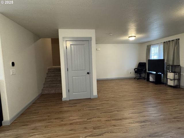 220 Se HOPE Ct, Sheridan, OR 97378