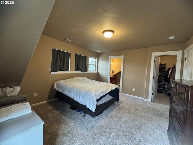 220 Se HOPE Ct, Sheridan, OR 97378