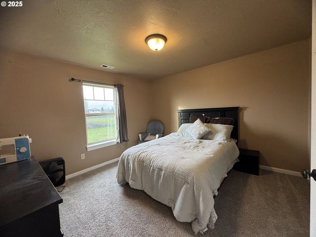 220 Se HOPE Ct, Sheridan, OR 97378