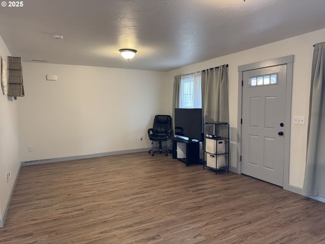 220 Se HOPE Ct, Sheridan, OR 97378